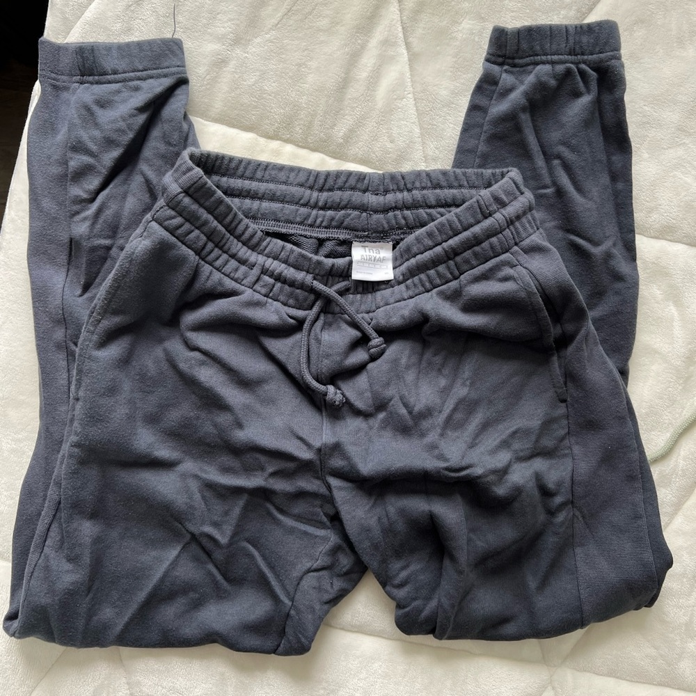 Aritzia TNA airy AF fleece sweatpants